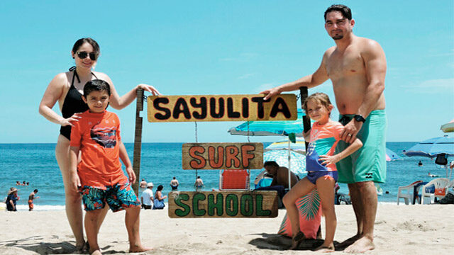 Family-sayulita-surf