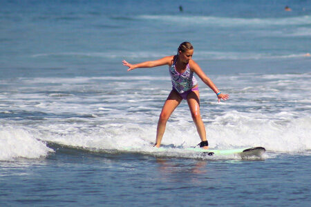 Girl-surfing-sayulita